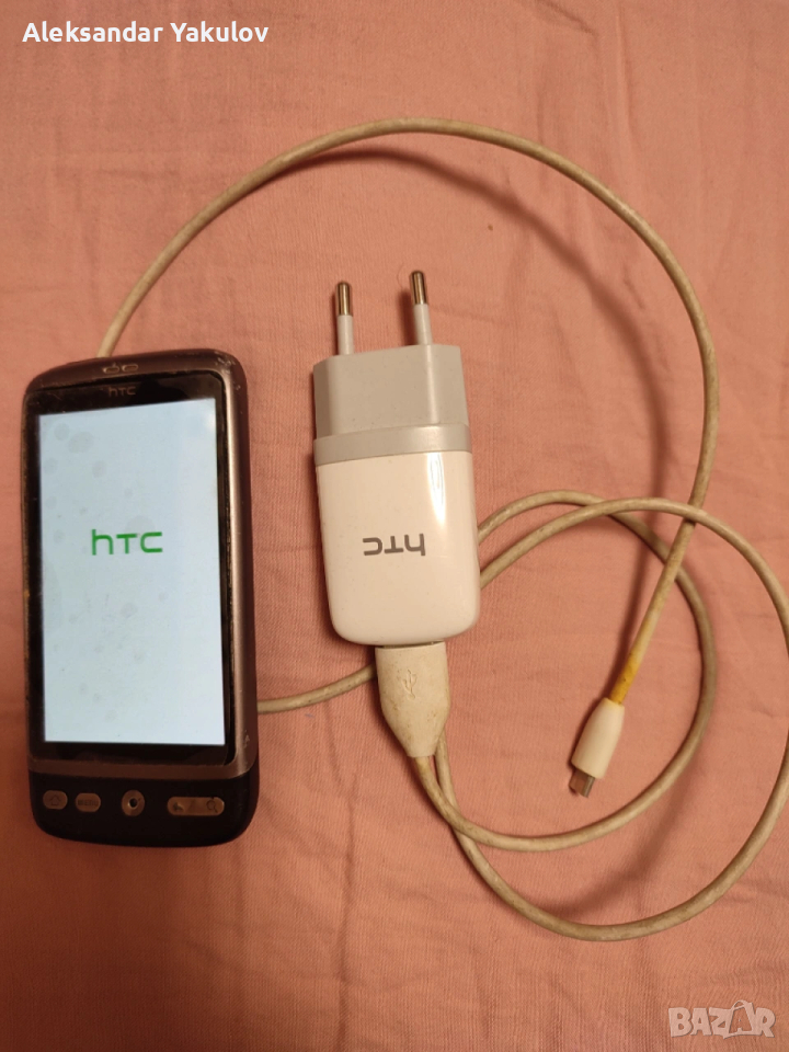 Продавам телефон HTC One с оригинално зарядно, снимка 1