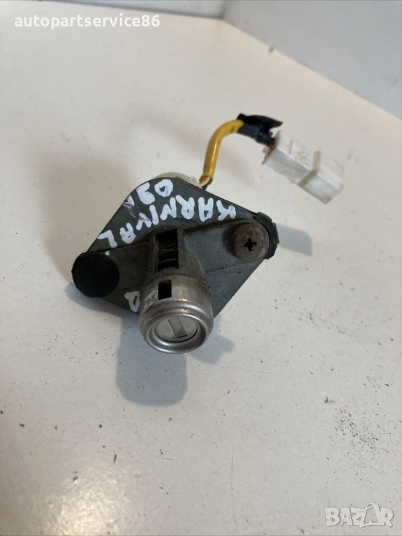 Патрон на бравата на задния капак за KIA Carnival (2006–2012), снимка 1