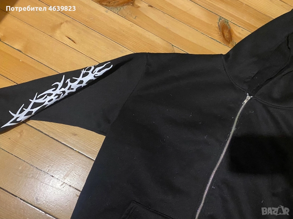 Черен сиучър с принт по ръкавите , снимка 1