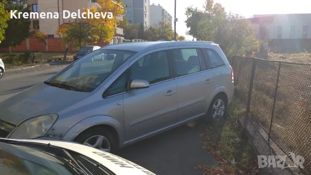 Продавам Опел Зафира Б