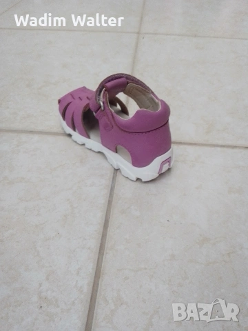 Детски сандали , снимка 2 - Детски сандали и чехли - 54133477