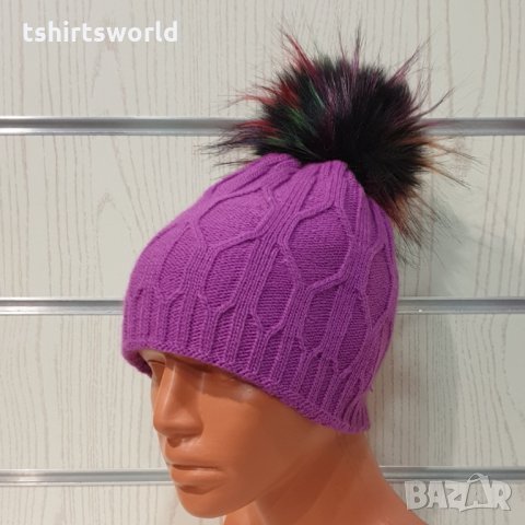 Нова зимна дамска лилава шапка с шарен помпон/пух
