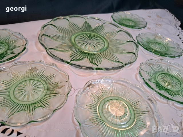 стъклено плато за торта със 6 чинийки от цветно зелено стъкло 28/3, снимка 2 - Други - 51873530