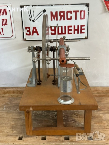 Соц Модел Макет на Електростатична Машина, снимка 4 - Антикварни и старинни предмети - 51787952