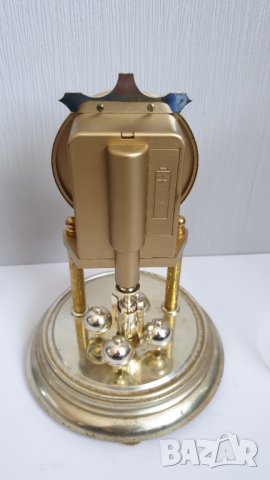 Немски настолен кварцов часовник с колба, снимка 3 - Антикварни и старинни предмети - 42672781