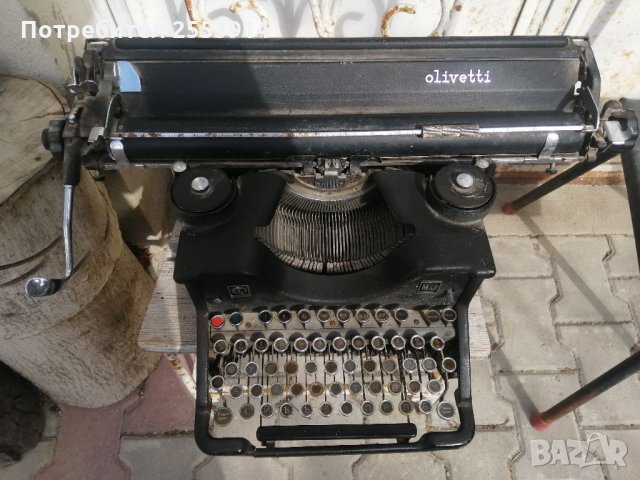 Пишеща машина Olivetti , снимка 5 - Антикварни и старинни предмети - 32141475