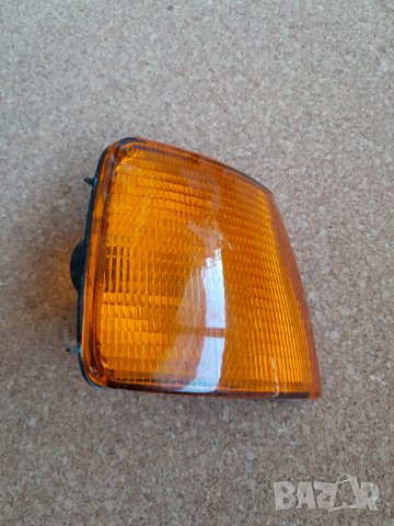 Мигач Десен (жълт) за Volkswagen Passat 2 441-1507R-UE