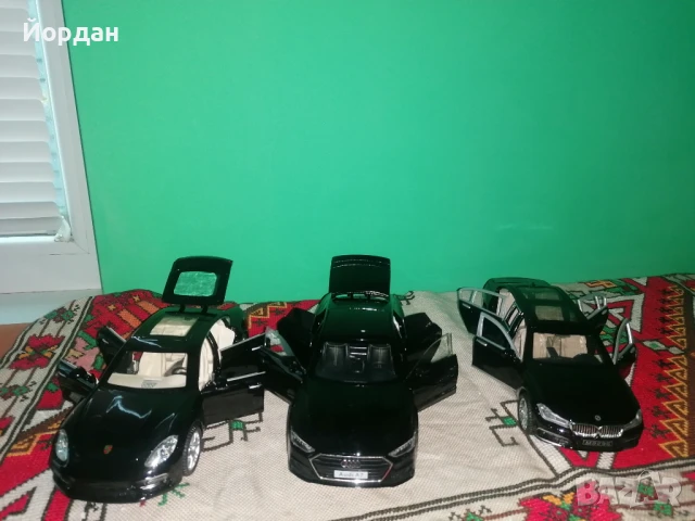 Метални колички с отварящи се врати,работещи фарове и звук от двигател