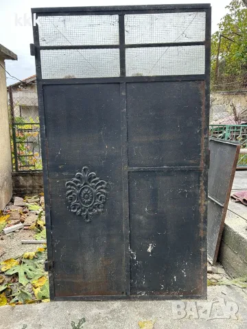 Метална гаражна врата