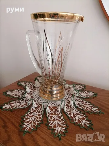 СТЪКЛЕНА КАНА С ПОЗЛАТА