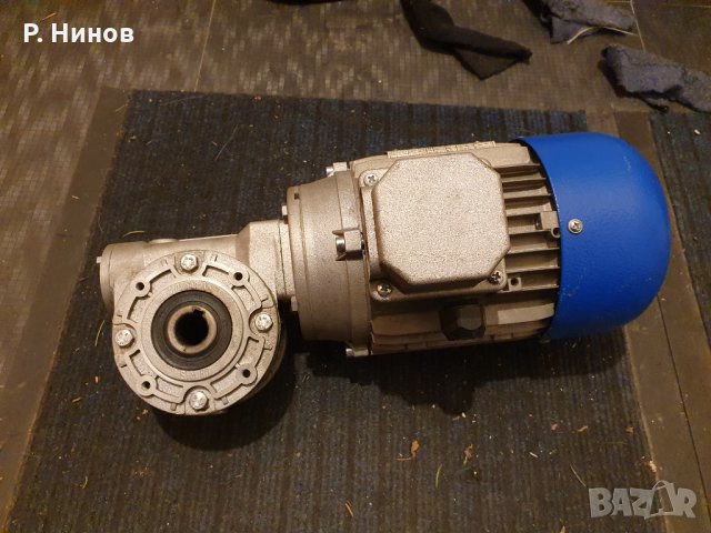 ел.двигател/електромотор/електродвигател 1.5kW  редуктор 220 оборота, снимка 1