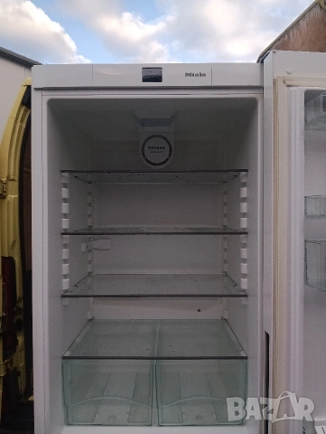 Комбиниран хладилник с фризер Миеле Miele с 4 чекмеджета фризер А+++ 2 години гаранция!, снимка 6 - Хладилници - 54162754
