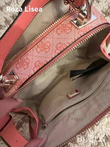 Чанта Guess, снимка 6 - Чанти - 50696920