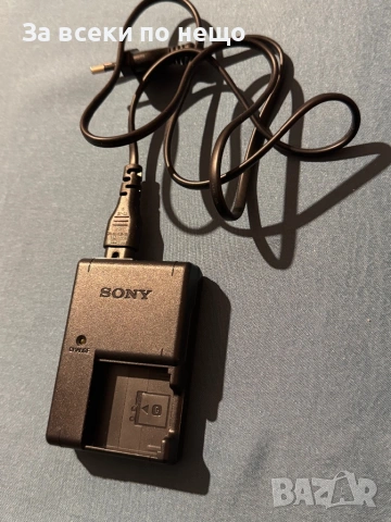 Оригинално зарядно за фотоапарат , Sony BC-CSGB , зарежда батерии NP-FG1 NP-BG1, снимка 2 - Батерии, зарядни - 53092736