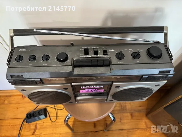 Радио касетофон Hitachi TRK-8200E, снимка 2 - Радиокасетофони, транзистори - 55975194