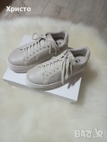 Дамски обувки номер39 Calvin Klein, снимка 5 - Маратонки - 47582207