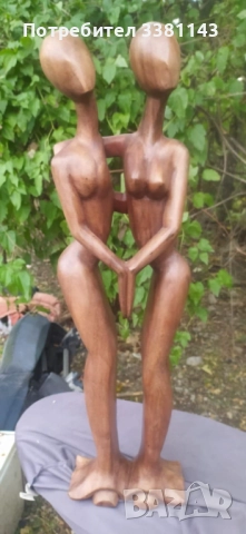 Продавам скулптура от дърво