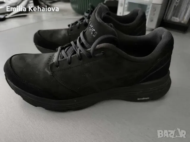Маратонки Asics , 26,5 см е стелката, отговаря на 41 номер