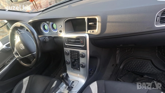 Продава се Volvo v60 2011г. 2.4 мотор 215 коня, снимка 14 - Автомобили и джипове - 52945257