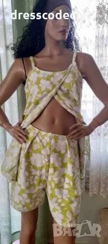 Комплект: къс панталон и топ, снимка 2 - Костюми - 31855657