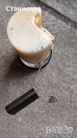 Помпа от Резервоара от Волво V40 1.9 TDI, снимка 2 - Автомобили и джипове - 42478045