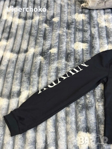 5 тениски къс ръкав + една блуза. 20 Евро, снимка 13 - Тениски - 53774980