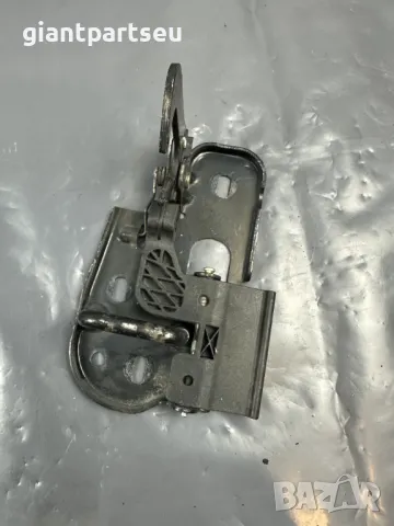 Заключалка Преден Капак VW PASSAT B6 3C0823480