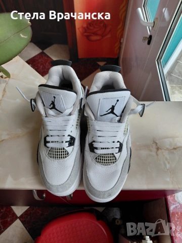 Продавам оригинални  Найк Джордан обувки , снимка 2 - Маратонки - 53885582