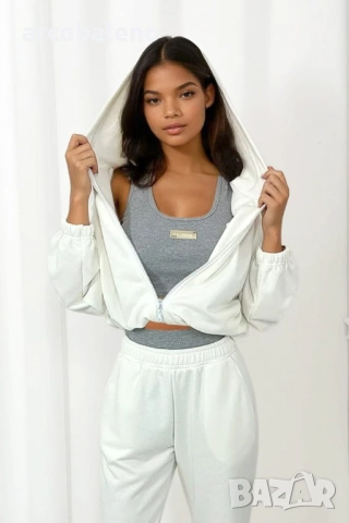 Дамски комплект анцуг Gloria, суитшърт и 7/8 панталон, 3цвята , снимка 10 - Комплекти - 51625282