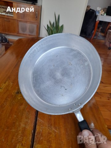 Стар алуминиев тиган #7, снимка 5 - Антикварни и старинни предмети - 38672873