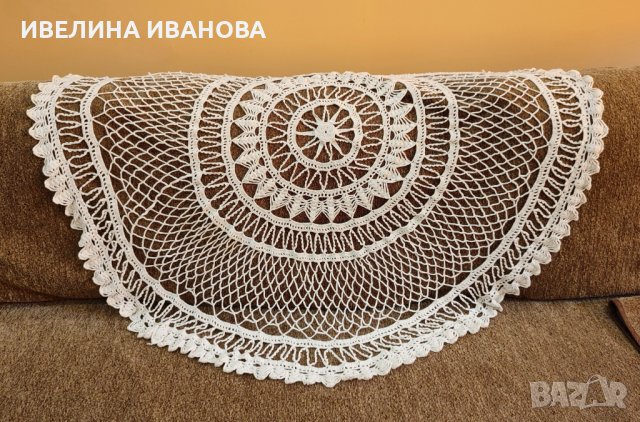 Кръгла покривка за маса на една кука