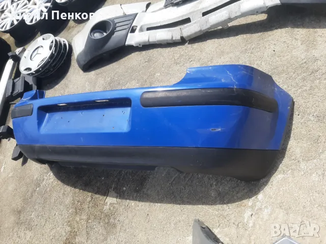 Оригинална задна броня за Голф 4, снимка 3 - Части - 50327090