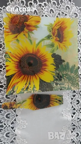 Стъклен поднос за торта или сладкиш със плоска лъжица за сервиране "Слънчогледи"., снимка 2 - Прибори за хранене, готвене и сервиране - 50373625