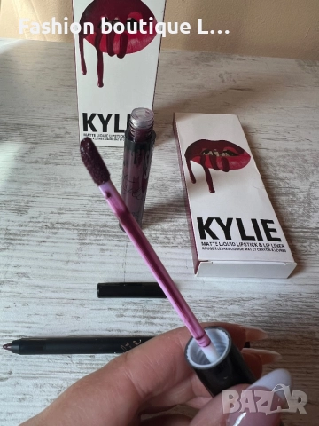 Нов комплект матово червило + молив тъмно лилав цвят на марката KYLIE с аромат на шоколад 