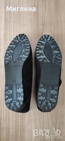 Обувки, фотоапарат, плочи, стъклена купа, снимка 8 - Декорация за дома - 42224782