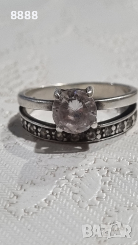 Сребърен пръстен с централен камък , снимка 1 - Пръстени - 44561112