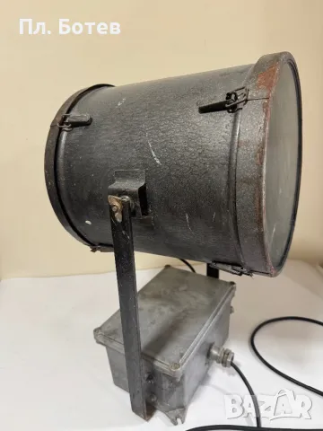 Голям военен фенер/ индустриална лампа, снимка 4 - Настолни лампи - 49071978
