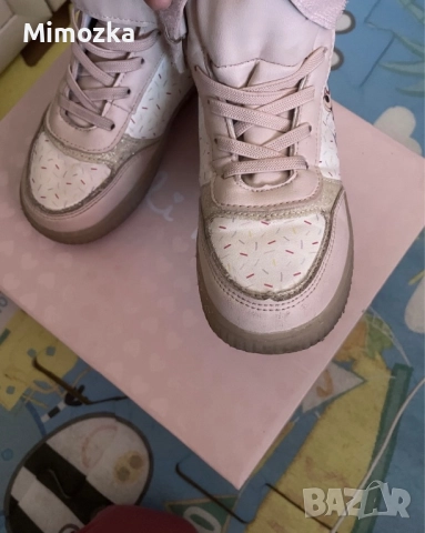 Високи кецове с Мини Маус на waikiki н-р 29 с подарък!, снимка 6 - Детски обувки - 52120987