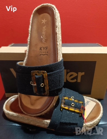 Чисто нови оригинални чехли Wrangler. 