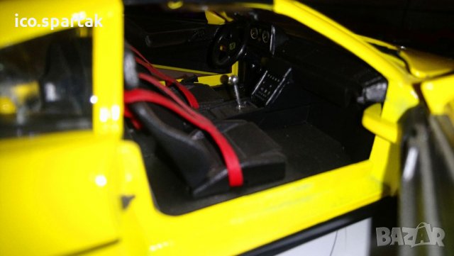 Ferrari 1:18 348 TS 1989 Maisto , снимка 10 - Колекции - 31919654