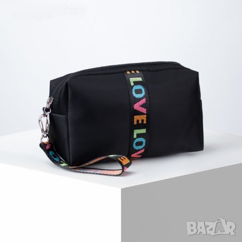 1970 Козметична чантичка LOVE, с дръжка