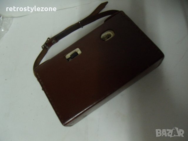 № 5911 стар радиоапарат SOKOL  - с кожено калъфче  - работещ, снимка 3 - Други ценни предмети - 35550626