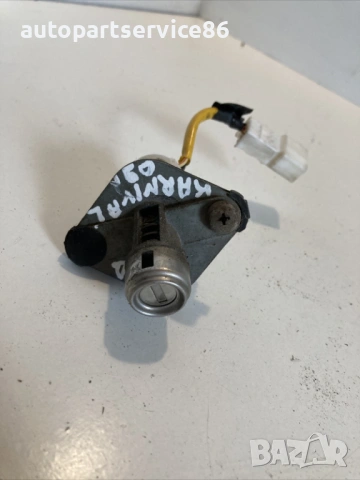 Патрон на бравата на задния капак за KIA Carnival (2006–2012)