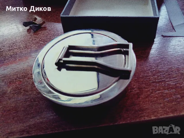 Пиер Карден кутия с метална джаджа фи 6см и Н-16мм , снимка 5 - Други ценни предмети - 50176549