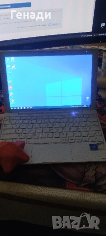 ЧИСТО НОВ Таблет / лаптоп 2в1 10" тъч екран FHD 8GB/128GB с Win10 , снимка 2 - Таблети - 52466991
