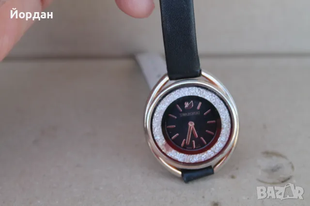 Дамски часовник ''Swarovski'' , снимка 2 - Дамски - 50349095