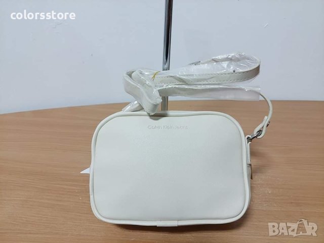 Бяла чанта Calvin Klein/SG-E73, снимка 4 - Чанти - 42902877