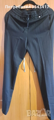 Ново панталонче на LIU JO , снимка 2 - Дънки - 52526917