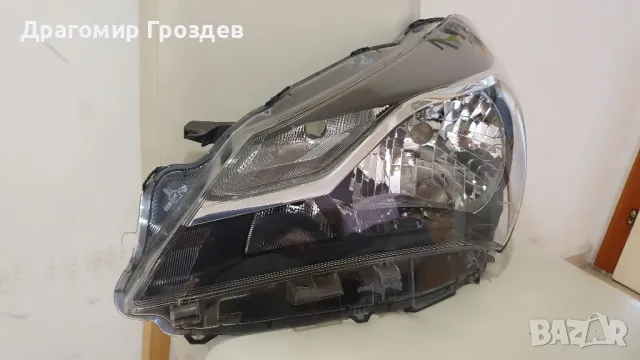 Оригинален ляв фар за  Toyota Yaris / Тойота Ярис (2017-2020), снимка 2 - Части - 47689903