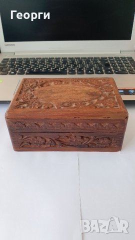 Антикварна дървена кутийка 